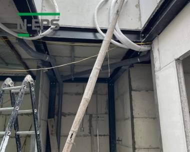 Công trình nhà 2 tầng tường bê tông nhẹ và sàn deck