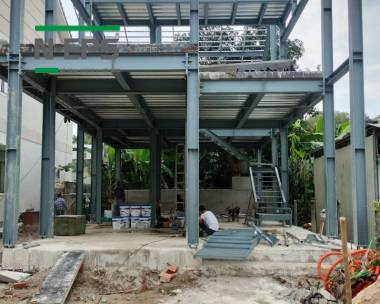 Nhà thép tường bê tông nhẹ ốp gỗ căm se