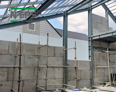 Nhà thép tường bê tông nhẹ ốp gỗ căm se